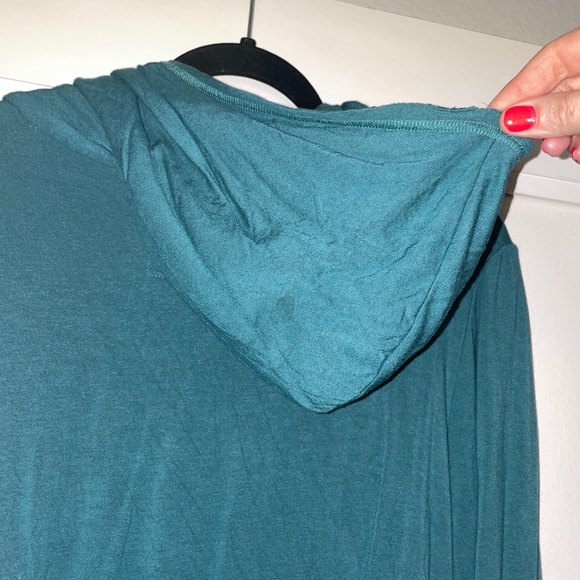 Evy’s Tree The Addyson Wrap w belt in Ocean Reef teal blue, size XL - Picture 10 of 11